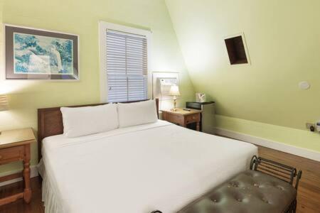 Curry House - Pool, King Bed & Balcony! Room 7 Κι Γουέστ Εξωτερικό φωτογραφία